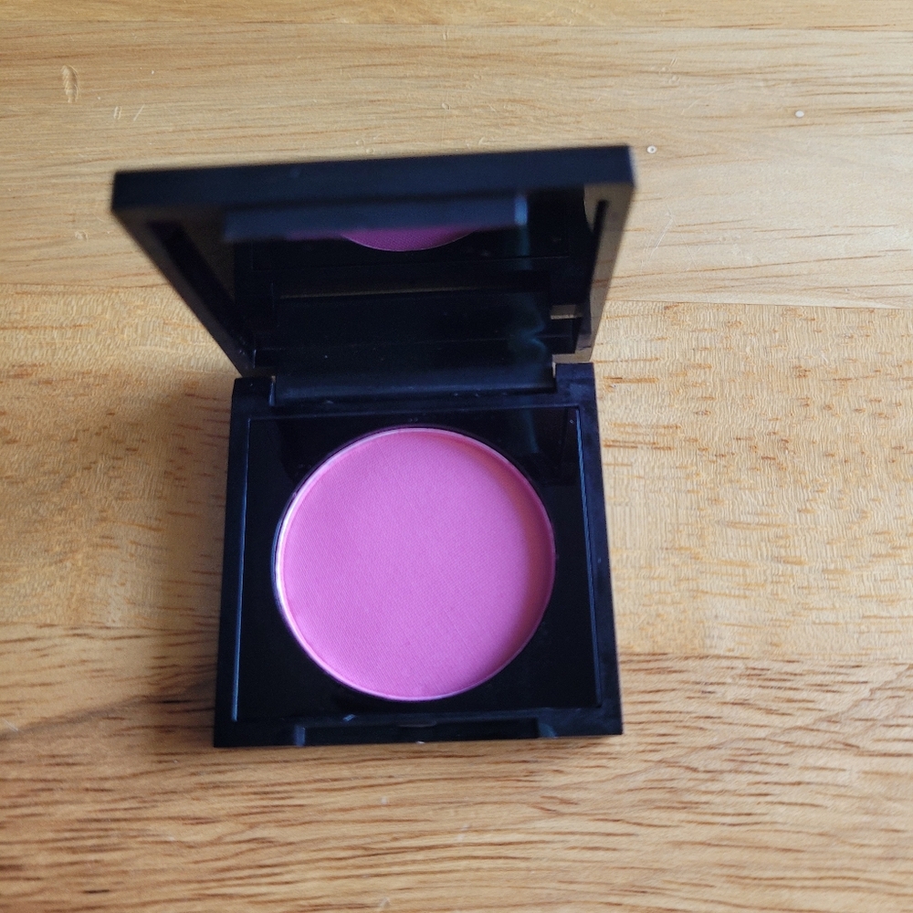 MISCHO BEAUTY SINGLE BLUSH is Mischo "Limited Edition" Cruelty-Free Vegan